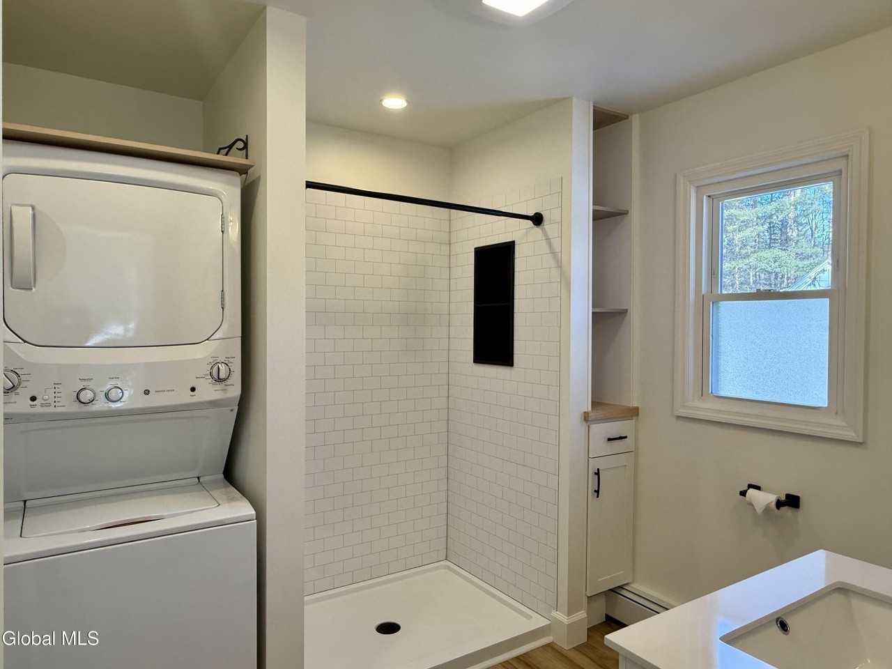 98 Willow St - Photo 7 of 10