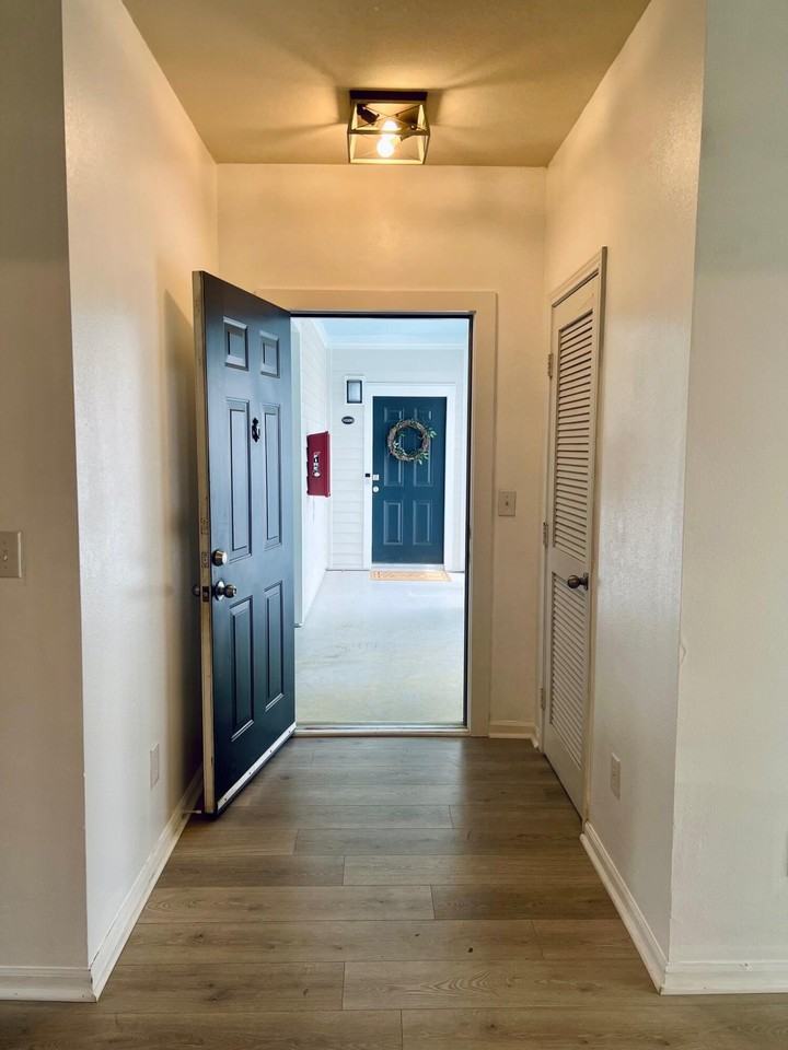 130 River Landing Dr Unit 10302 #10302 - Photo 5 of 34