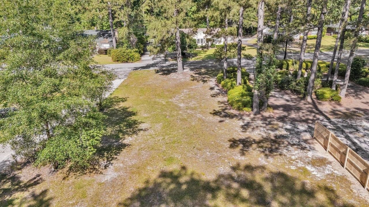 207 Woodlawn St - Photo 5 of 5