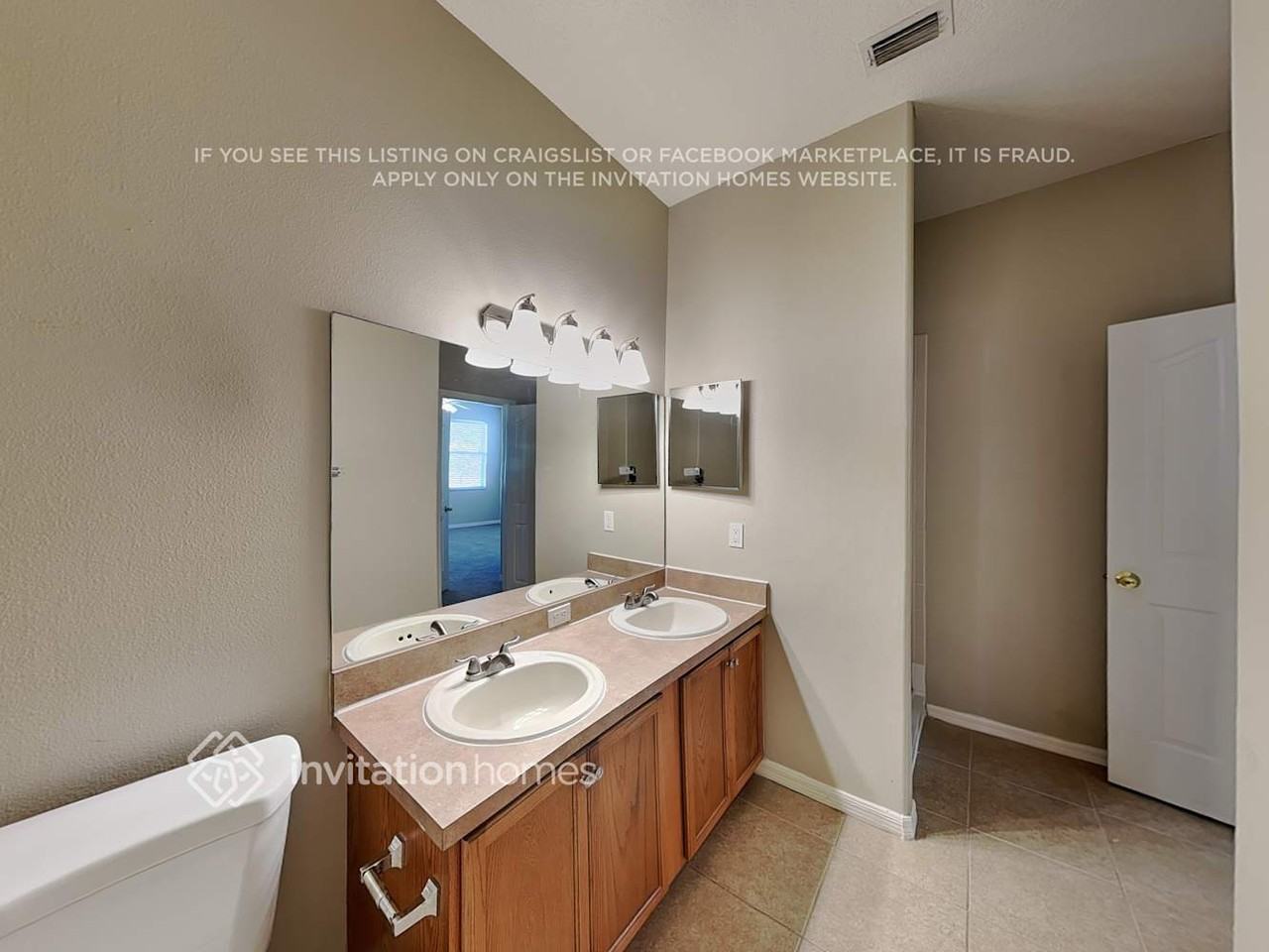 6606 Colonial Lake Dr - Photo 7 of 18