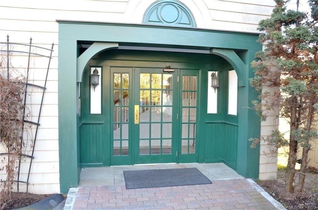 365 Westport Ave #2B - Photo 4 of 19