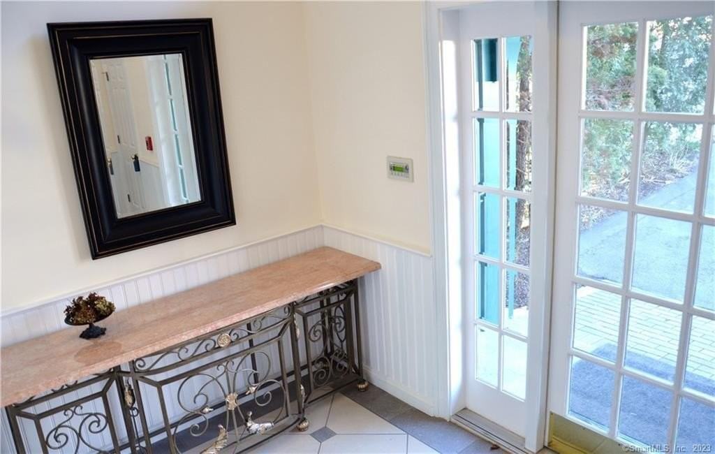 365 Westport Ave #2B - Photo 5 of 19