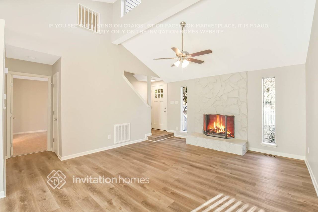 7924 Park Vista Cir - Photo 5 of 26