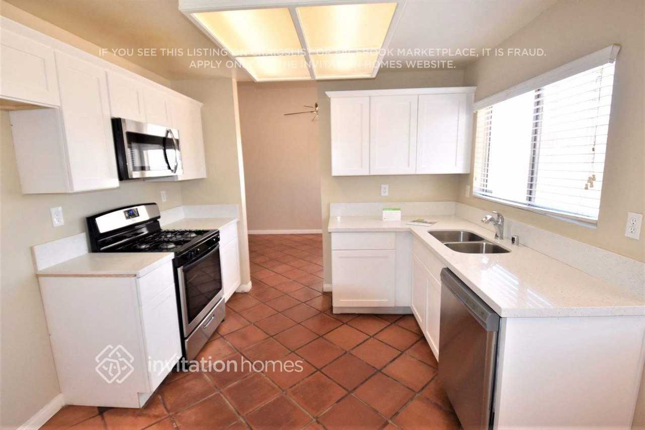 11890 Collingswood Dr - Photo 5 of 16