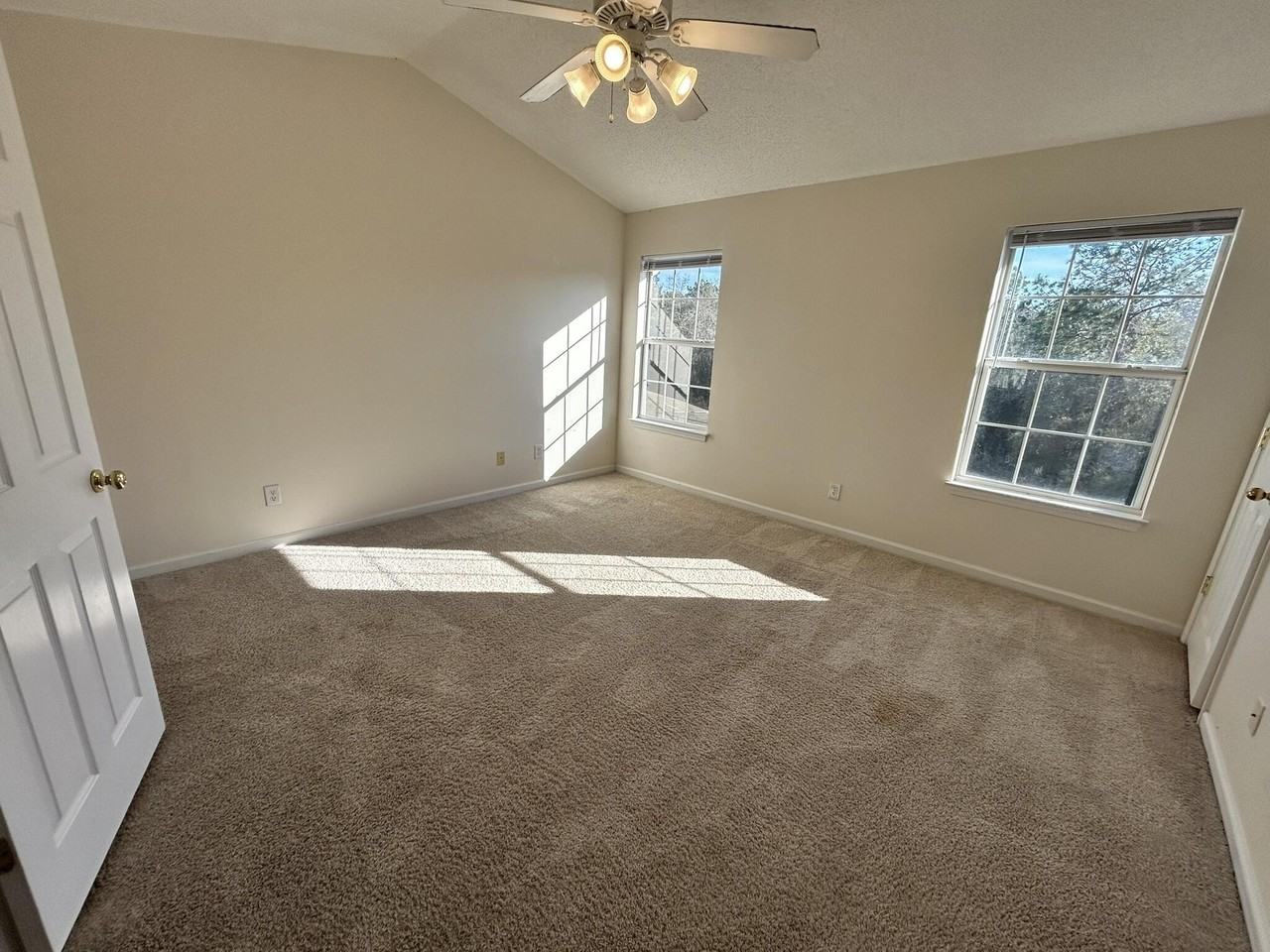 282 Swaying Pine Ct - Photo 4 of 9