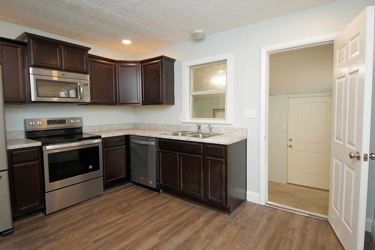 114 Montrose Dr Unit A #A - Photo 2 of 34