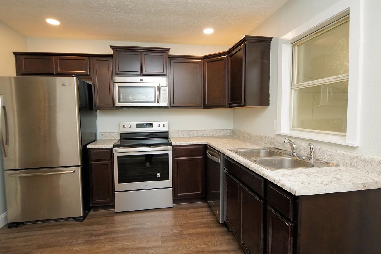 114 Montrose Dr Unit A #A - Photo 5 of 34