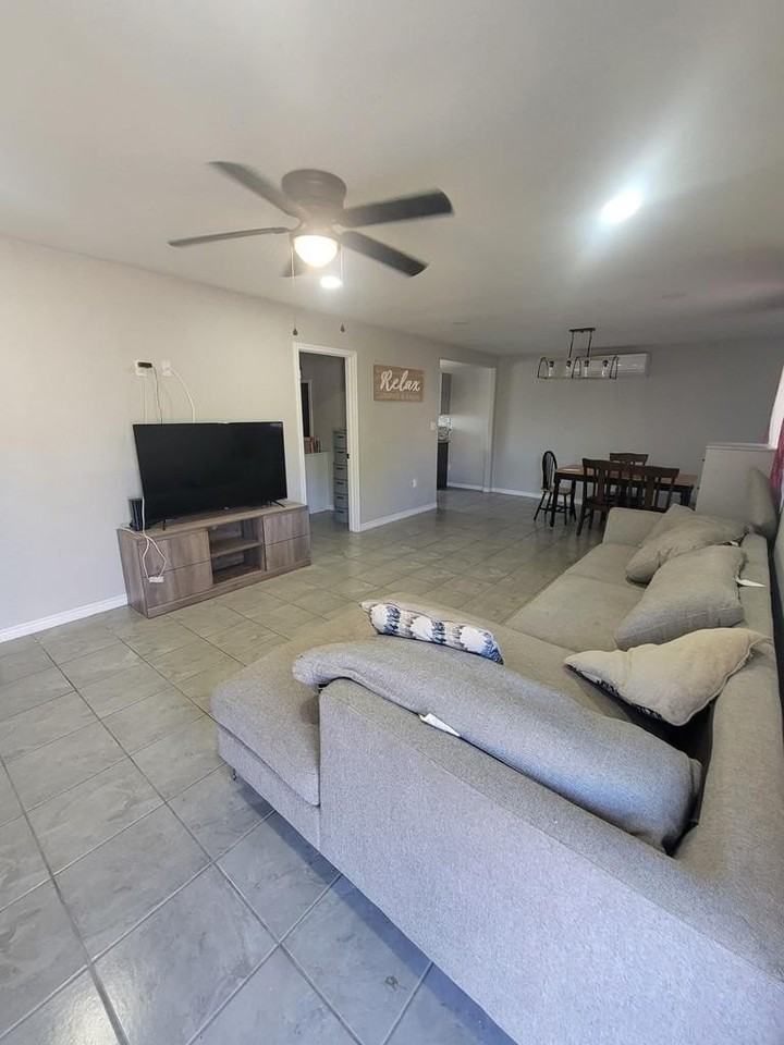 1846 Royal Ridge Dr - Photo 5 of 20