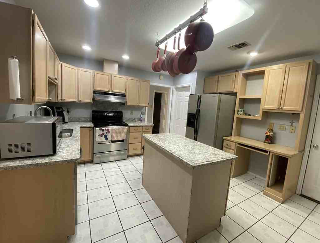 853 Encinal Dr - Photo 5 of 16