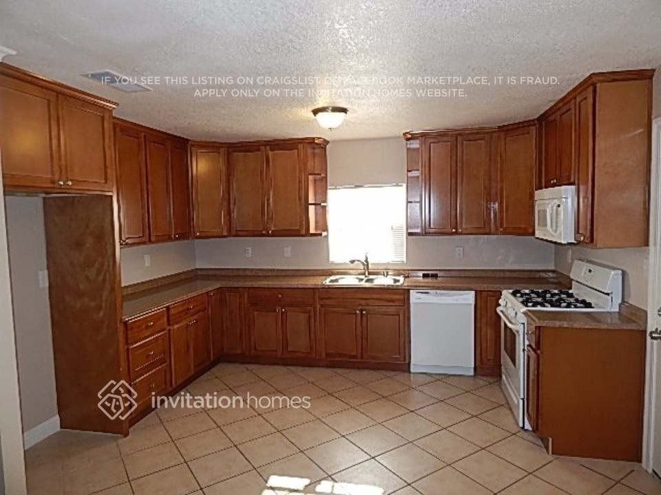 3497 Halifax Way - Photo 4 of 11