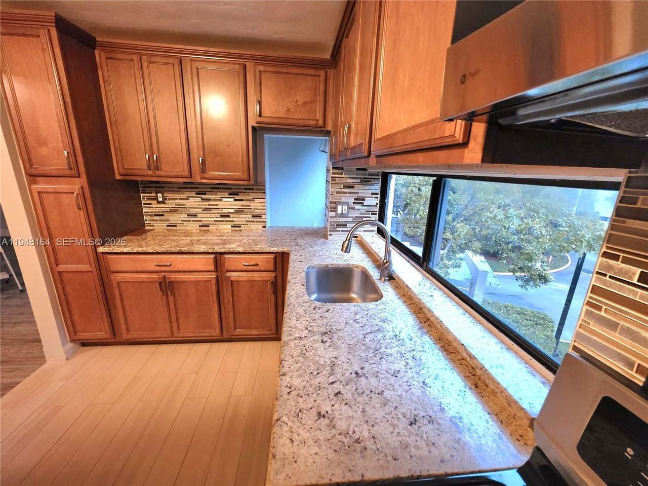 17021 N Bay Rd #324 - Photo 2 of 8