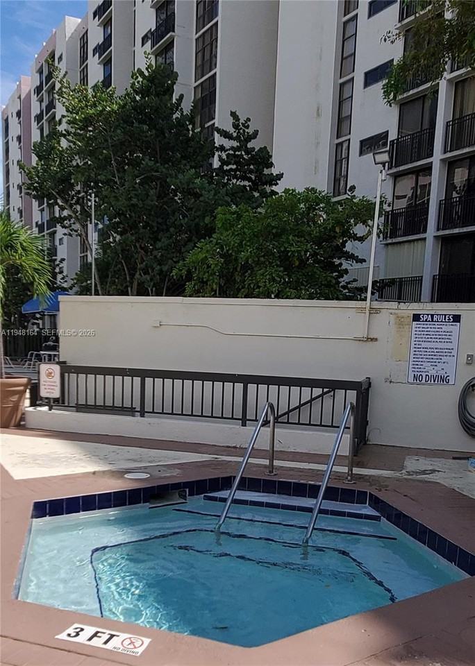 17021 N Bay Rd #324 - Photo 5 of 8