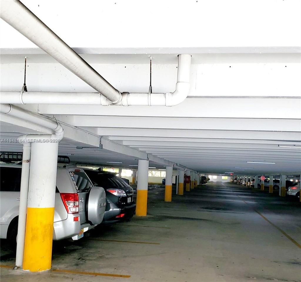 17021 N Bay Rd #324 - Photo 6 of 8