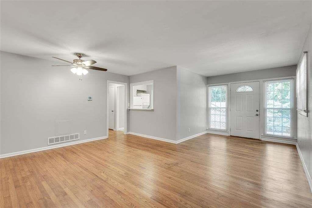 799 Marstevan Dr Ne Unit 799 #799AND801 - Photo 6 of 50