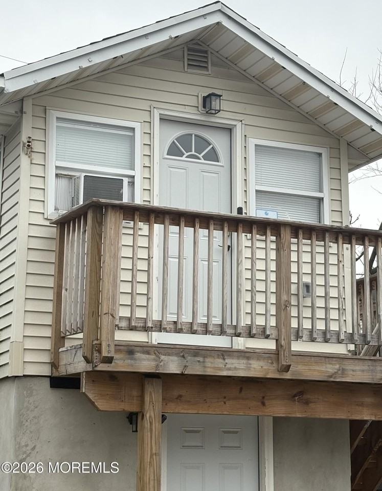 2 Neptune Pl - Photo 2 of 10