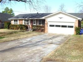 featured image of 5611 Country Club Ave