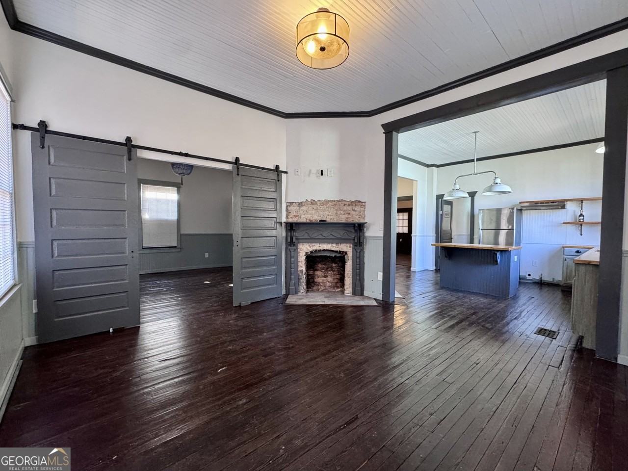 749 Cooper St Sw - Photo 2 of 21