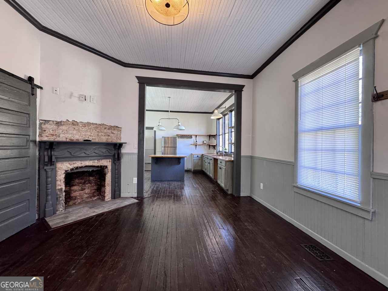 749 Cooper St Sw - Photo 3 of 21