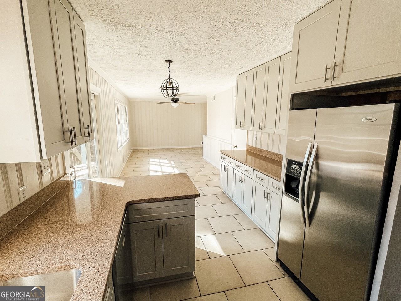 359 N Victoria Rd - Photo 7 of 25