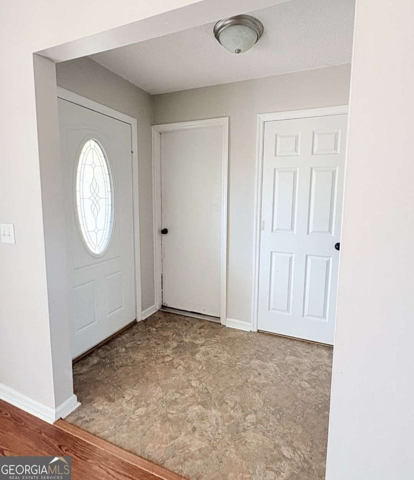 1108 Sussex St - Photo 2 of 32