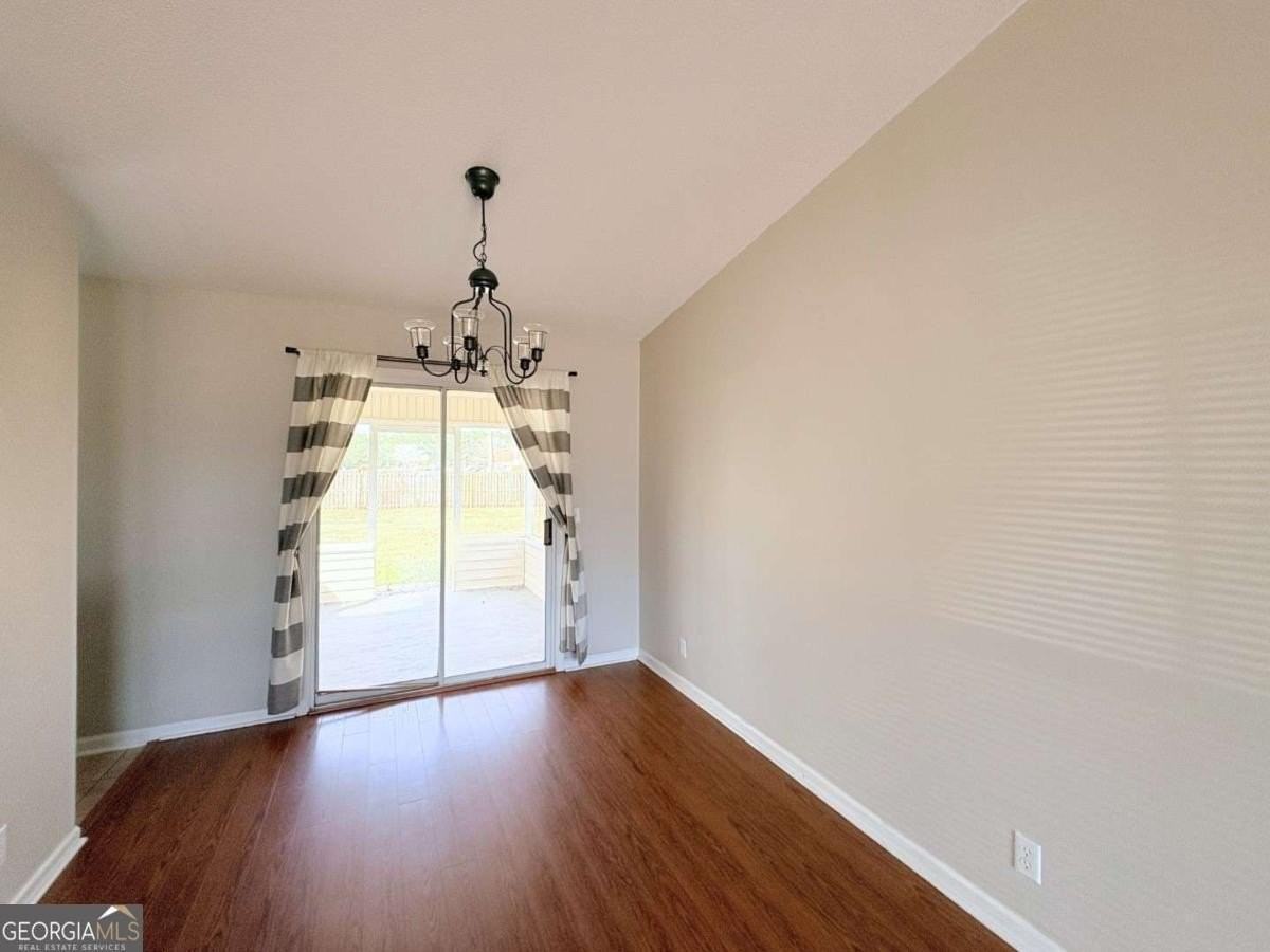 1108 Sussex St - Photo 7 of 32