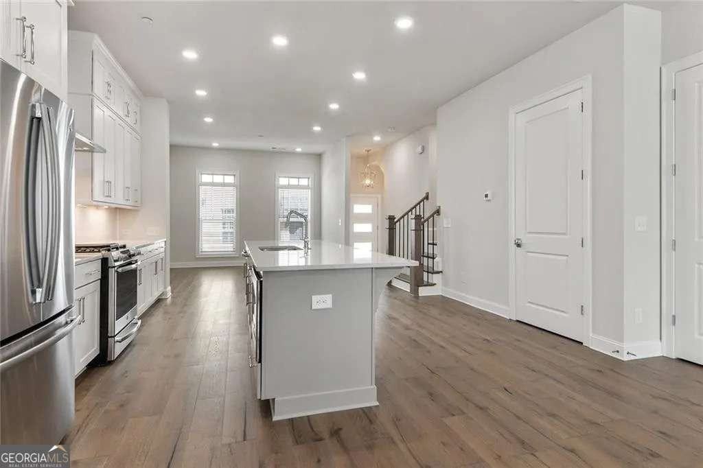 4317 Parkside Pl - Photo 3 of 6