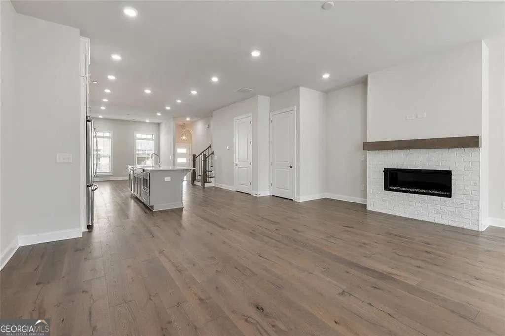 4317 Parkside Pl - Photo 4 of 6