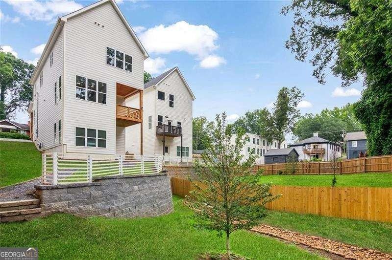 830 Gaston St Sw - Photo 4 of 45