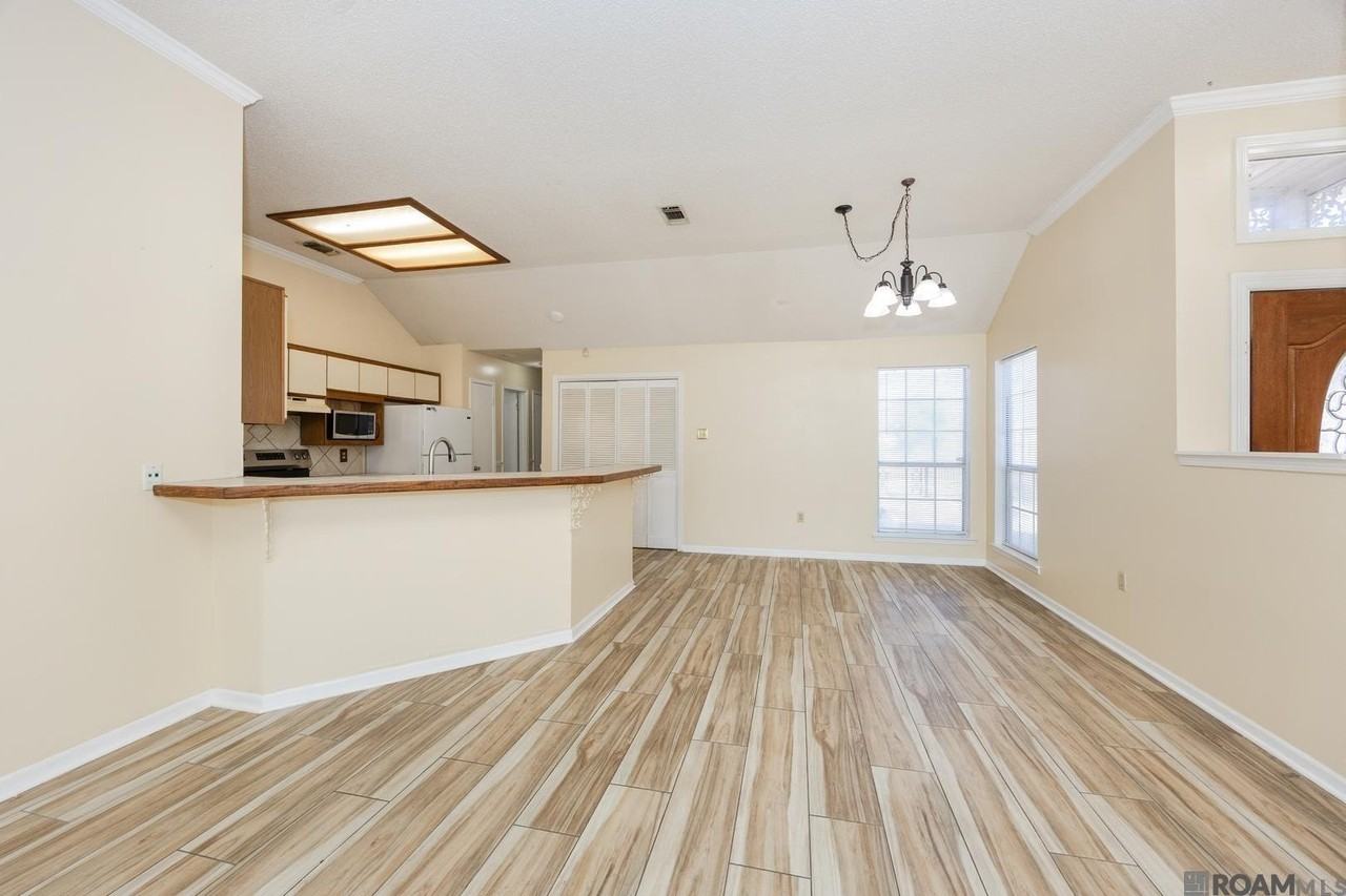 13442 S Fairview Ave - Photo 5 of 20