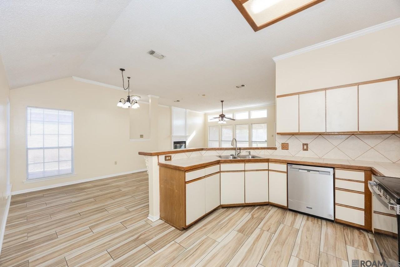 13442 S Fairview Ave - Photo 6 of 20