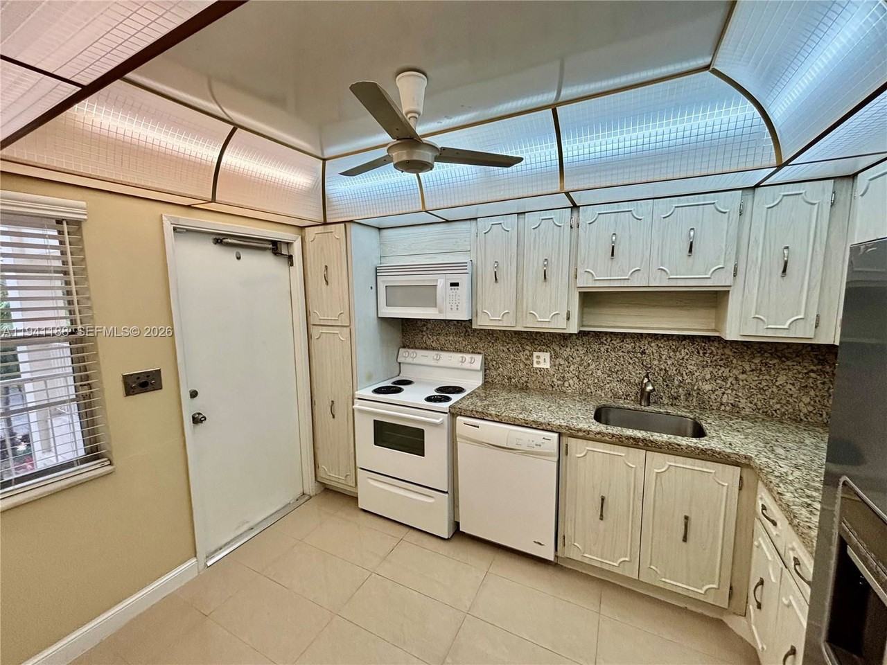 3351 S Palm Aire Dr #205 - Photo 5 of 8