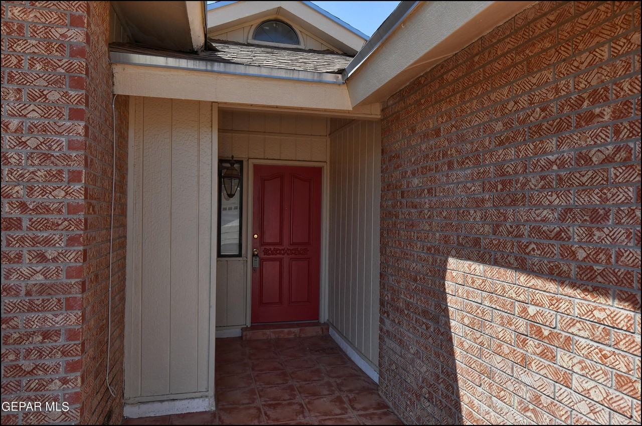 4680 Round Rock Dr - Photo 6 of 41