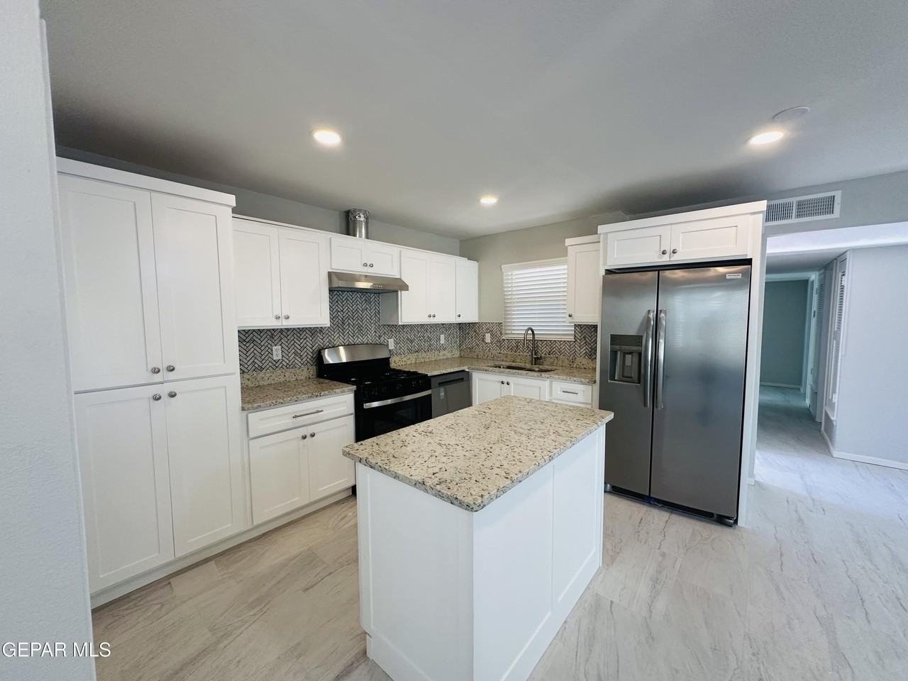 11163 Wharf Cove Dr - Photo 7 of 19