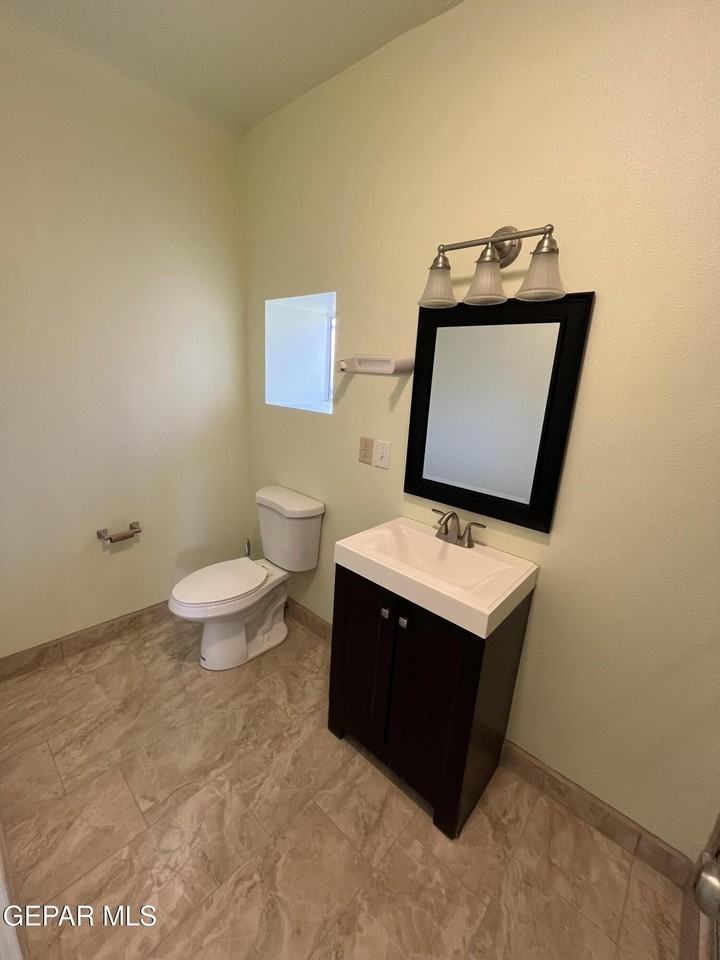 3614 E Missouri Ave - Photo 4 of 15