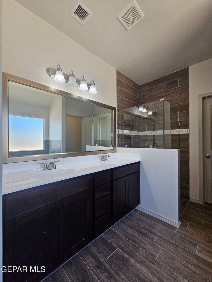 1096 Summer Night Pl - Photo 4 of 22