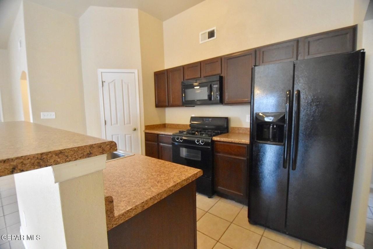 14229 Otter Point Dr - Photo 5 of 19