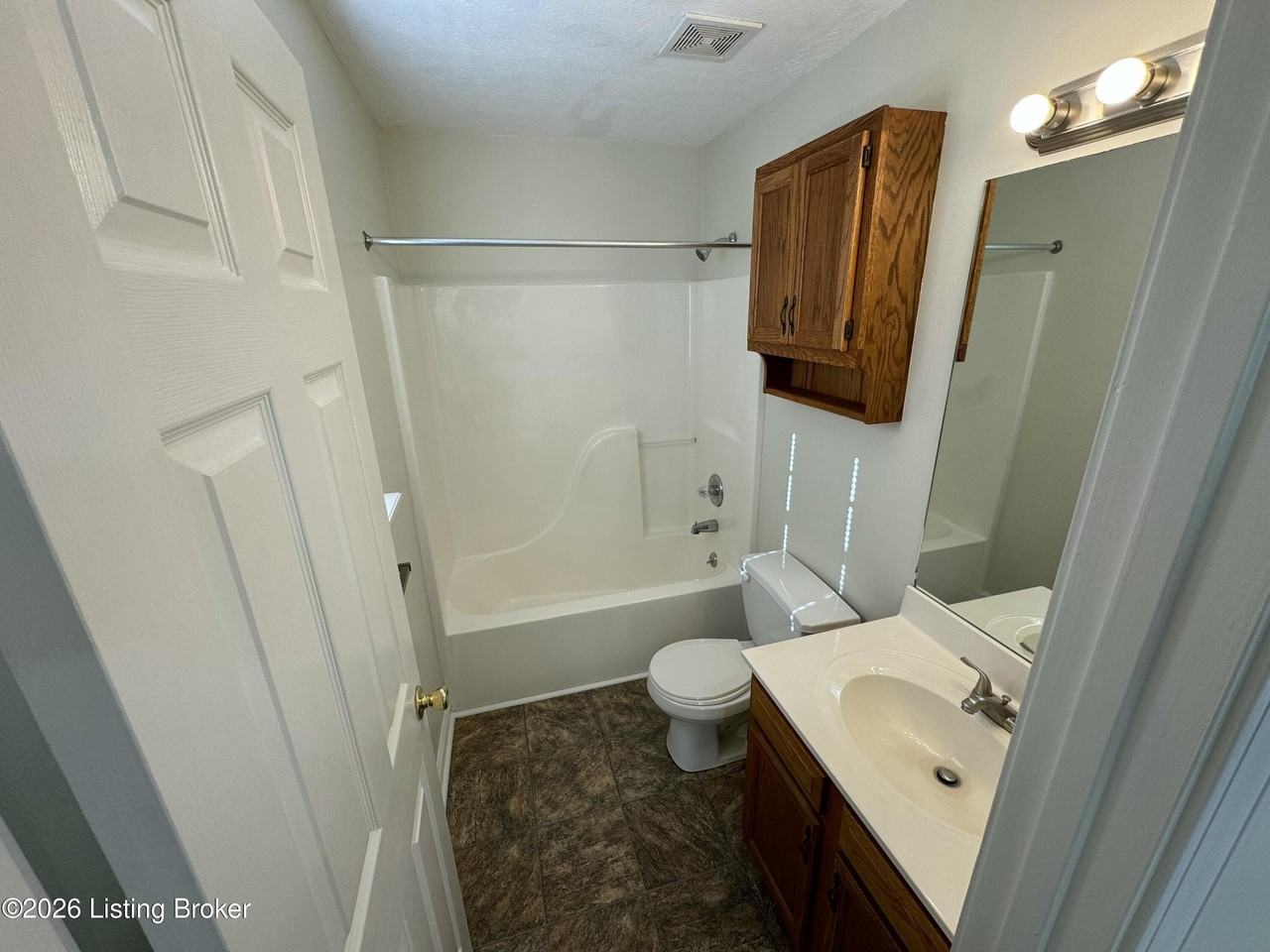 183 Frederick Ct - Photo 4 of 16