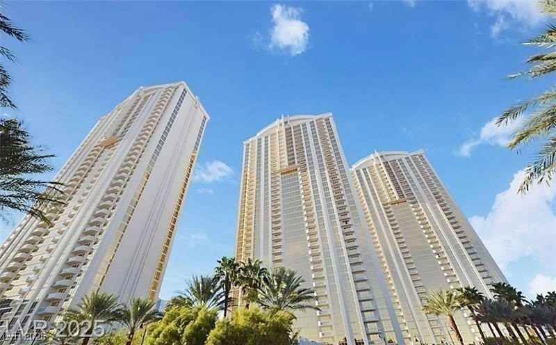 135 E Harmon Ave #22717