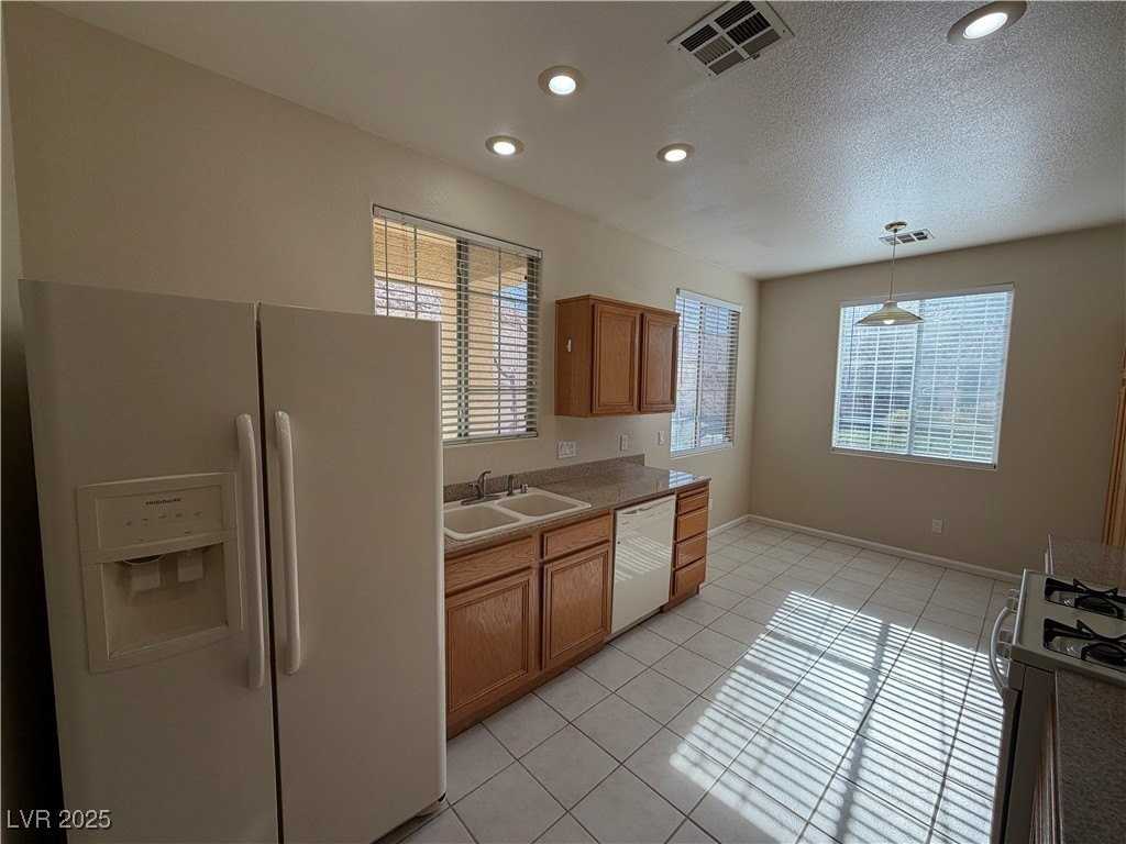 1392 Baja Grande Ave - Photo 5 of 22