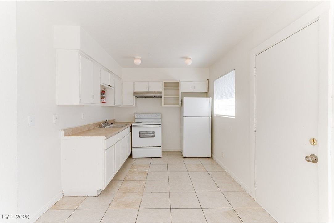 3370 Athens St #4 - Photo 6 of 16