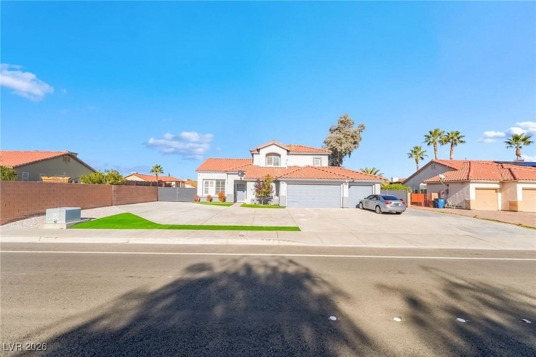 2076 E Wigwam Ave - Photo 2 of 50