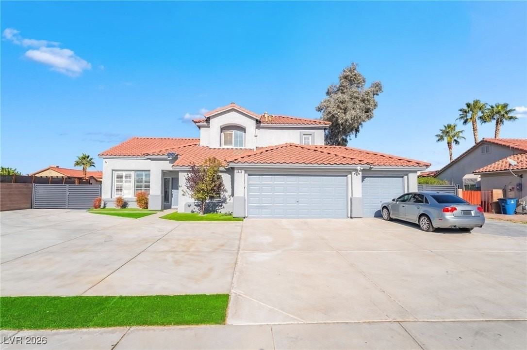 2076 E Wigwam Ave - Photo 3 of 50