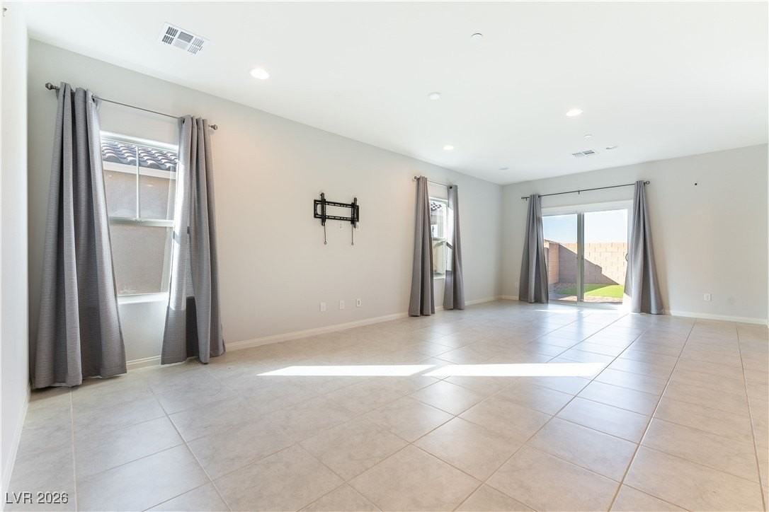 747 N Water St - Photo 2 of 10