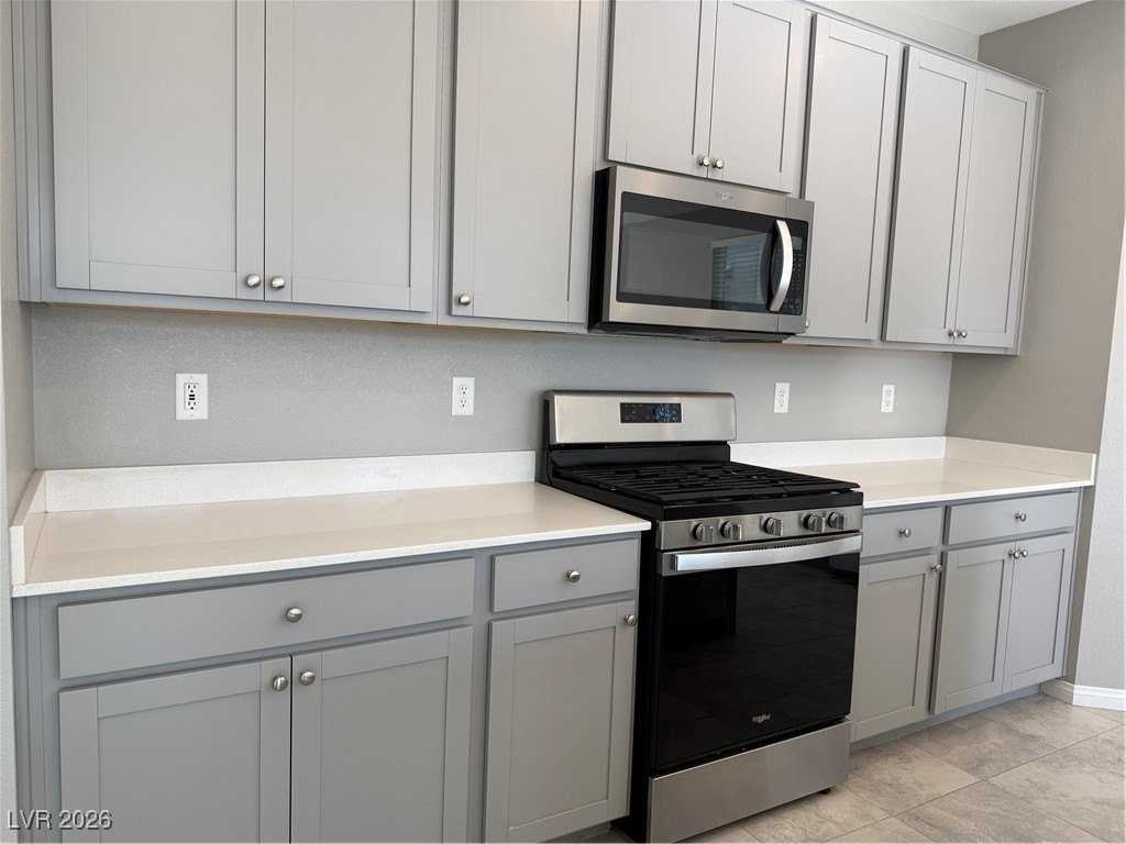 9745 Cannington Cliffs Ave - Photo 7 of 34