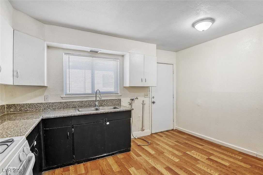 214 George Pl #214 - Photo 4 of 21