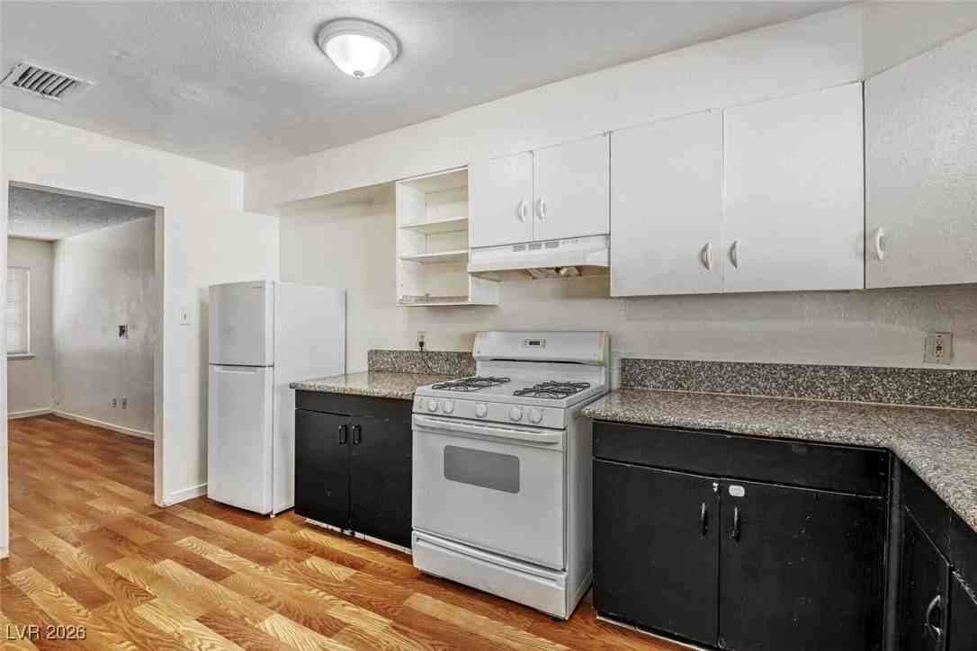 214 George Pl #214 - Photo 5 of 21