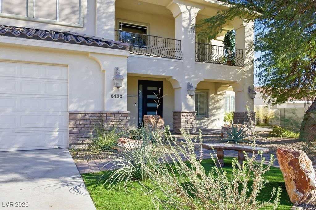 5130 Amanda Ln - Photo 2 of 45