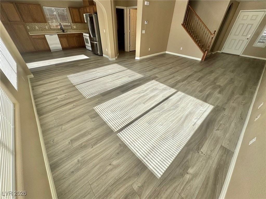 8905 Skyline Peak Ct - Photo 3 of 31