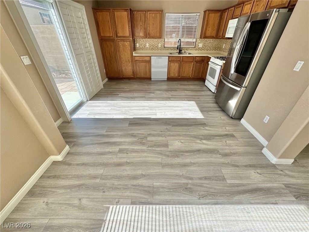 8905 Skyline Peak Ct - Photo 4 of 31