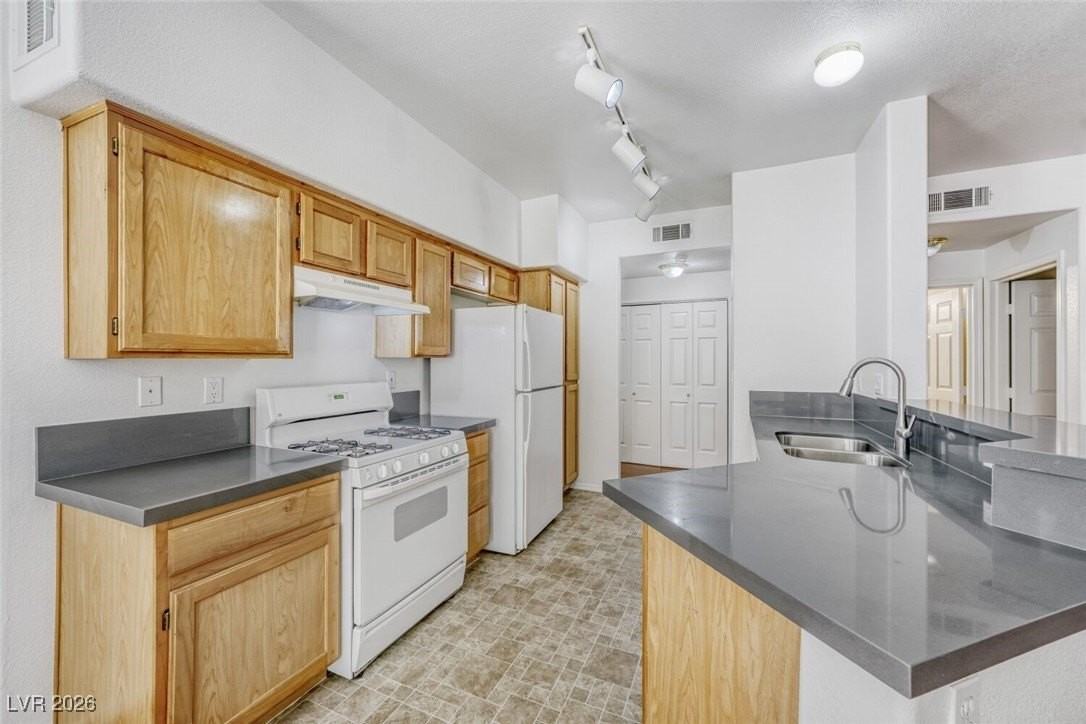 2116 Calville St #102 - Photo 6 of 22